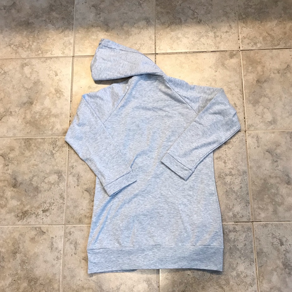 🌳{New} Hooded Sweatshirt With Deep V, Medium🌳 - Picture 3 of 5